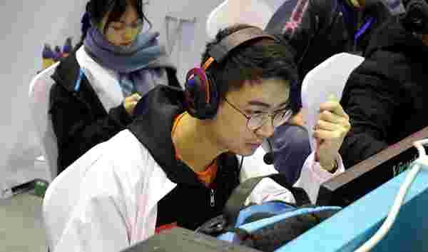 费尔南德斯 费尔南德斯